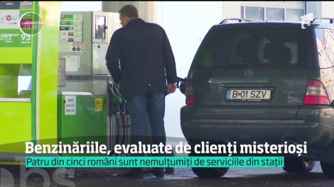 Patru din cinci români se declară nemulţumiţi de serviciile şi transparenţa preţurilor din lanţurile de benzinării