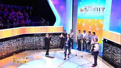 Maestrul și corul. Mircea Dinescu le-a făcut să ofteze pe blonde după ce a cântat o melodie cu... tâlc!