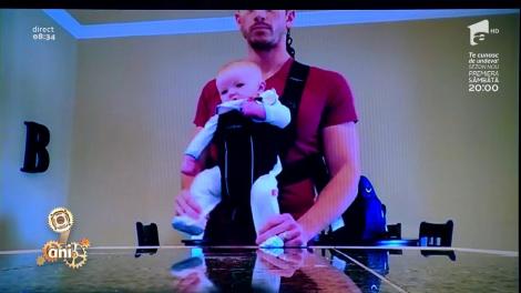 Smiley News: Bebeluşul care danseaza pe muzica lui Michael Jackson