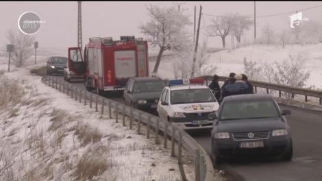 Accident grav în judeţul Botoşani! O maşină s-a făcut praf după ce s-a izbit de un cap de pod