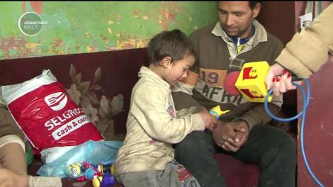 O familie cu patru copii din judeţul Mureş trăieşte într-o sărăcie cruntă