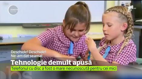 Experiment! Copiii din Australia nu ştiu cum se foloseşte un walkman