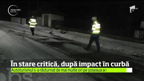 Doi tineri au ajuns în stare gravă la spital, după ce s-au răsturnat cu maşina pe şosea din judeţul Neamţ