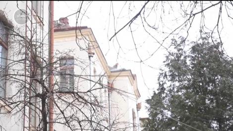 Din dragoste, un elev olimpic la informatică a vrut să se arunce de pe școală