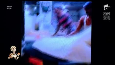 În caz că te-ai întrebat vreodată cum se face pâinea în Pakistan, avem un răspuns! În cel mai original mod cu putință!