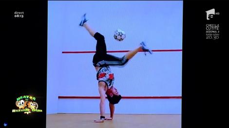 Smiley News: Cum să faci picurele în timpi ce stai în mâini