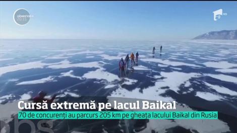 Cursă extremă pe lacul Baikal. 70 de concurenți au parcurs 205 km pe gheața lacului înghețat