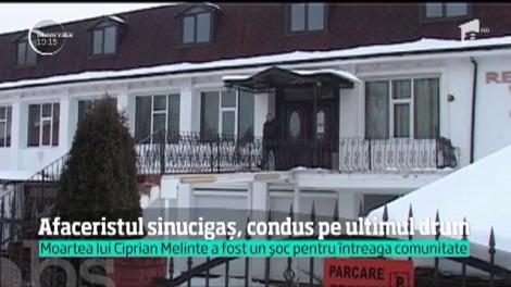 Afaceristul sinucigaș din Huşi, condus pe ultimul drum