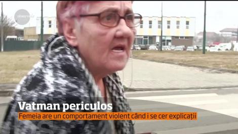 Vatman periculos în Timișoara. A fost filmat în timp ce vorbea la telefon și fuma când conducea