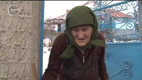 O femeie de 91 de ani dintr-o localitate din Bacău a fost jefuită