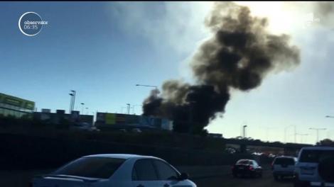 Un avion s-a prăbușit peste un centru comercial din Melbourne