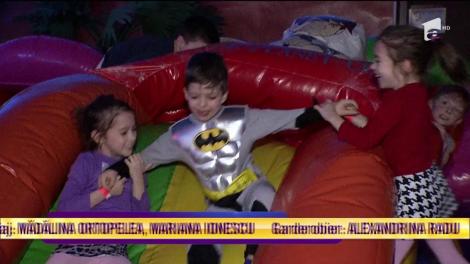 Fiul lui Dinu şi al Deei Maxer a fost cerut în căsătorie de gemene!