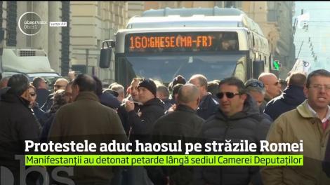 A fost haos pe străzile Romei, din cauza unei greve a taximetriştilor. Şoferii se declară victime ale concurenţei neloiale