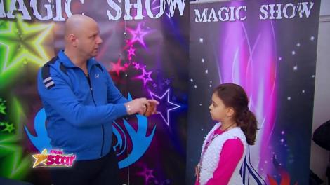 Prezentare: "Așchia nu sare departe de trunchi!" Alexandra Teodorescu, alături de tatăl ei, magician, pe scena de la Next Star