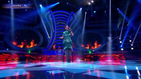 Anda Adam se transformă în Alicia Keys - Girl On Fire