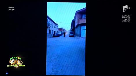 Smiley News: Cu trombonul pe bicicletă. Zici că-i motocicletă!