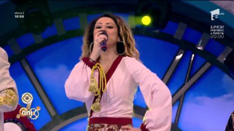 Piesa care a înnebunit-o pe Flavia! Relu & Zuralia Orchestra au vrăjit-o pe frumoasa blondă de la „Neazta”