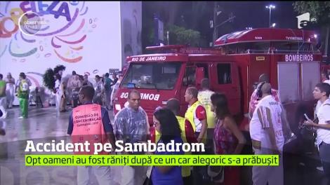 Accident pe Sambadrom. Opt oameni au fost răniți după ce un car alegoric s-a prăbuşit