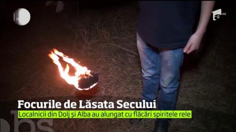 Obiceiuri străvechi de Lăsata Secului. Localnicii din Dolj şi Alba au alungat cu flăcările spiritele rele