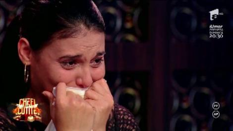 A fost bătută cu biciul de mama vitregă, dar și de propriu tată: M-a tăiat în cap cu un cuțit!” Povestea Ralucăi e dureroasă, iar bucătăria i-a adus alinarea