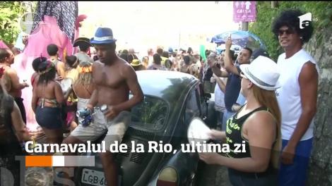 Ultima zi a Carnavalului de la Rio, marcată printr-o enormă petrecere de stradă!