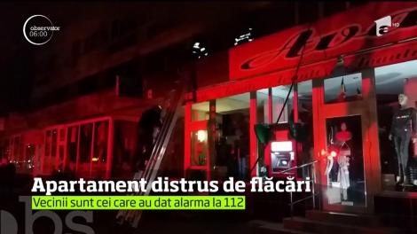 Apartament din Reșița, distrus de flăcări