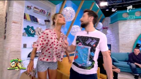 Primăvara începe cu... Dani! Simpaticul matinal a venit încărcat de daruri: ”Eu nu am în viața mea femei, vă am doar pe voi!”. Flavia: ”Hai să te pup!”