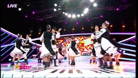 Ansamblul Tradiții Uiorene, demonstrație de cântec și dans popular pe scena Next Star!