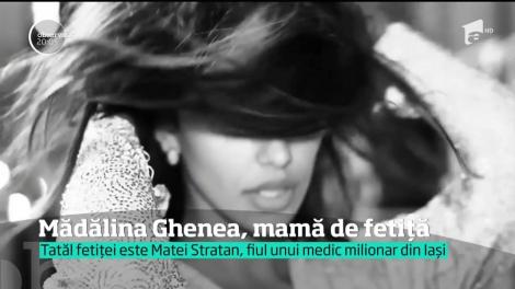 Mădălina Ghenea a pozat şi în Italia însărcinată în 8 luni