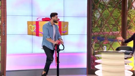 Robert Popescu și-a arătat abdomenul! Mirela Boureanu Vaida: ”Să vedeți ce ochi au făcut fetele de după paravan!”