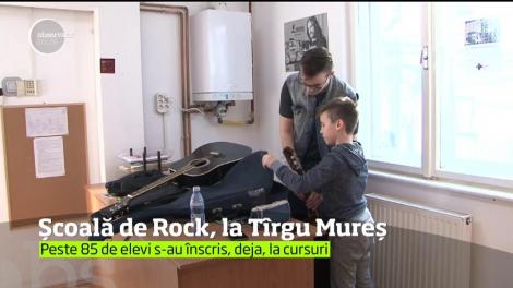 Veste minunată pentru iubitorii muzicii rock! S-a deschis prima școală de rock, la Tîrgu Mureş. Oricine se poate înscrie, îndiferent de vârstă