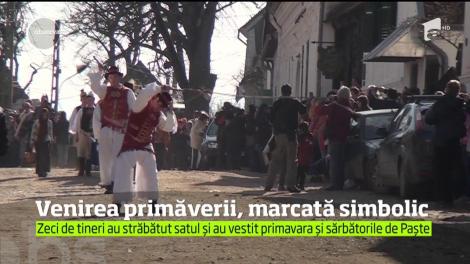 Obicei vechi de secole. La Rimetea, iarna a fost ”îngropată” cu mare alai