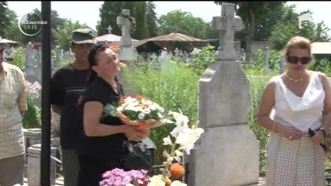 A murit mama Mădălinei Manole