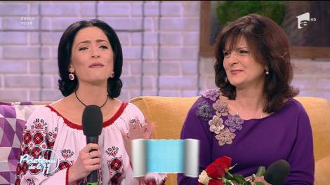 Theo Rose, împreună cu mama şi sora ei, la "Prietenii de la 11"