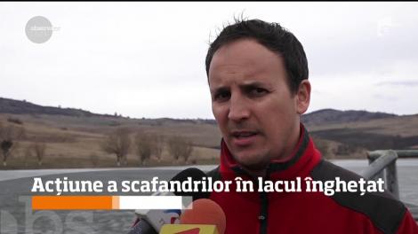 Salvamontiştii din Harghita şi Mureş au avut o misiune grea. S-au scufundat în apa rece a Lacului Rugăneşti