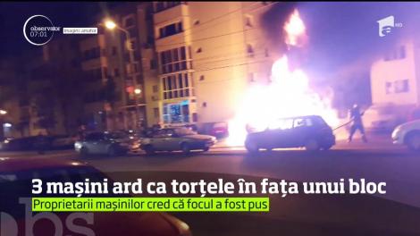 Trei maşini au fost cuprinse de un incendiu violent pe o stradă din Timişoara