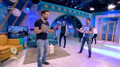 Au zburat sticlele în platoul de la Neatza! În caz că se lasă de televiziune: Răzvan şi Dani, în rolul de ”barmani”: ”Băăăi, să nu mă faci de râs!”