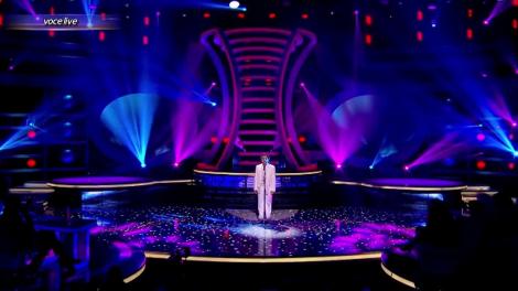 Alex Vasilache se transformă în Andrea Bocelli - "Funiculi Funicula"
