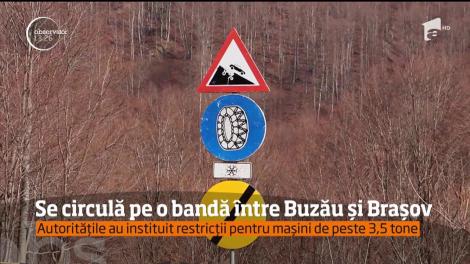 O alunecare de teren a surpat DN10, cel care face legătura între Buzău și Brașov