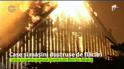 Panică în comuna Dumitra din Bistriţa-Năsăud! Mai multe case și mașini au fost distruse de flăcări