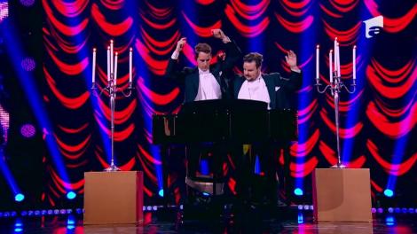 Moment unic pe scena iUmor! Classical Brothers cântă la pian cu un "instrument" mai puțin obișnuit