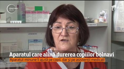 O familie a donat un aparat care alină durerea copiilor bolnavi, la Secţia de Oncologie a Spitalului de Pediatrie din Iaşi