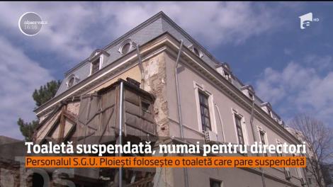 Toaletă suspendată în sediul Societăţii de Gospodărire Urbană din Ploieşti