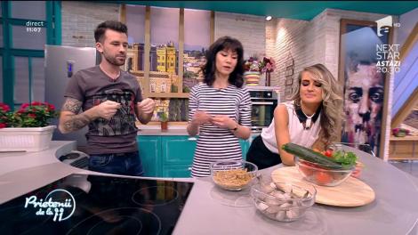 "Prietenii de la 11" au început ziua în forță! Pastele cu creveţi şi zucchini ale Andreei Moldovan, motiv de glume în platou: "Este o invazie de creveți în Dâmbovița. Sunt din ăștia ca Florin"