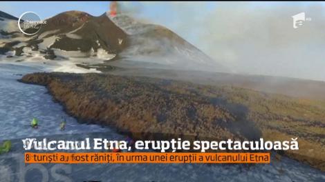 Vulcanul Etna, erupție spectaculoasă. Mai mulţi turişti au fost răniţi