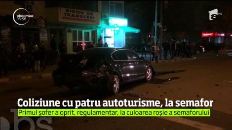 Patru autoturisme au fost implicate într-un grav accident rutier în centrul Focşaniului. Trei persoane au fost rănite