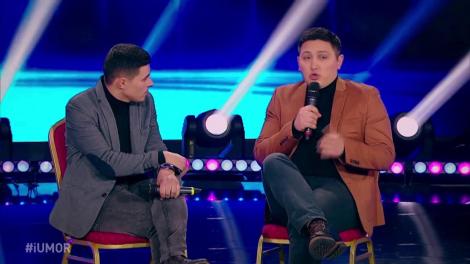 Comedy Zebra Show - cum discută două blonde într-un club