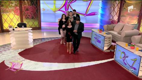 Dansul nepereche s-a auzit şi dansat în platoul "2k1"! Mirela Boureanu Vaida şi Robert au încins o "Braşoveancă" în direct. Sus piciorul, soacră mare!!!