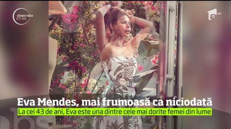 La 43 de ani, Eva Mendes e mai frumoasă ca niciodată! Actriţa şi-a arătat formele fără cusur într-un pictorial de excepţie