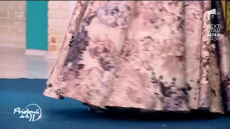 Molecula de succes: Hainele din taftă, țesături imprimate digital, la mare căutare în România